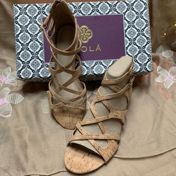 Isola Esmirelda Sandals- NWT - Picture 4 of 7